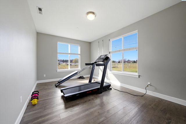 97306 N Snively, West Richland, WA 99353