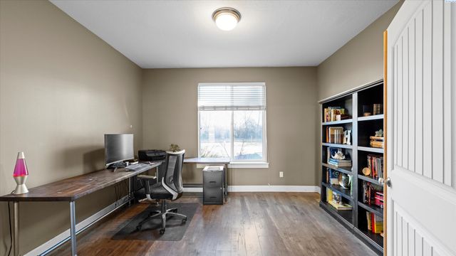 97306 N Snively, West Richland, WA 99353