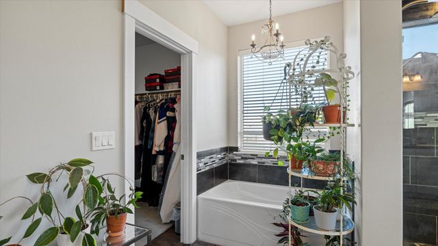 97306 N Snively, West Richland, WA 99353