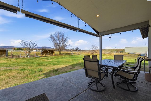 97306 N Snively, West Richland, WA 99353