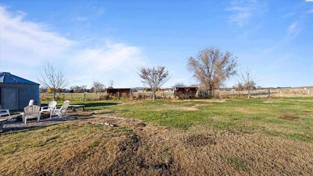 97306 N Snively, West Richland, WA 99353