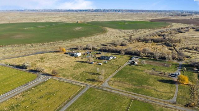 97306 N Snively, West Richland, WA 99353