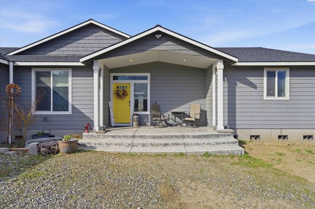 97306 N Snively, West Richland, WA 99353