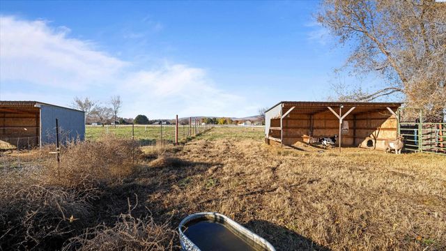 97306 N Snively, West Richland, WA 99353