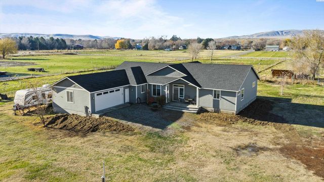 97306 N Snively, West Richland, WA 99353