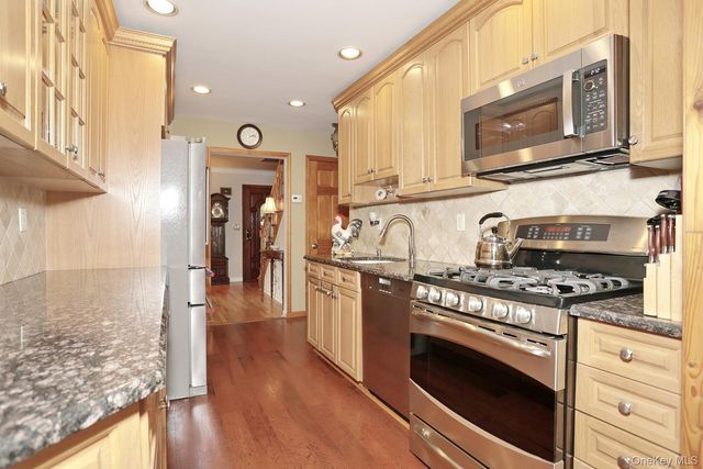 126 E Lewis Avenue, Pearl River, NY 10965