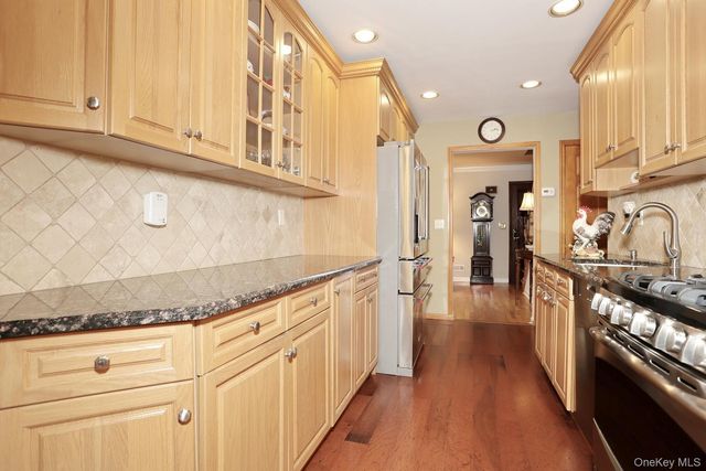 126 E Lewis Avenue, Pearl River, NY 10965