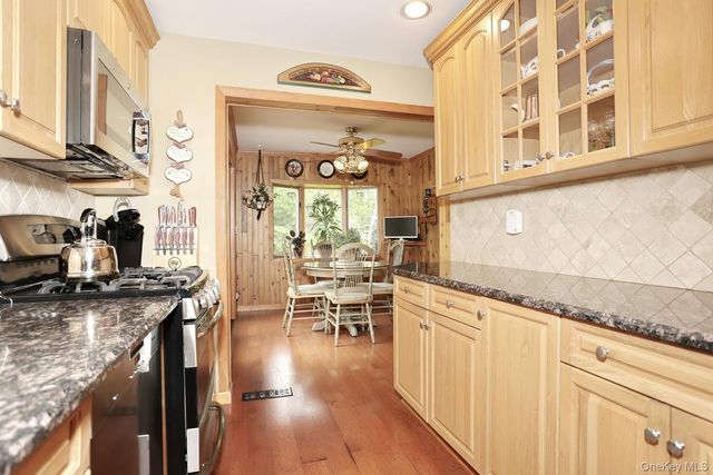 126 E Lewis Avenue, Pearl River, NY 10965