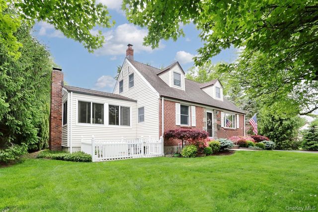 126 E Lewis Avenue, Pearl River, NY 10965