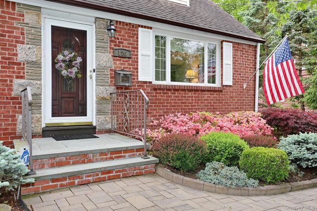 126 E Lewis Avenue, Pearl River, NY 10965