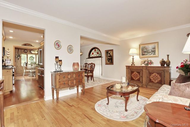 126 E Lewis Avenue, Pearl River, NY 10965