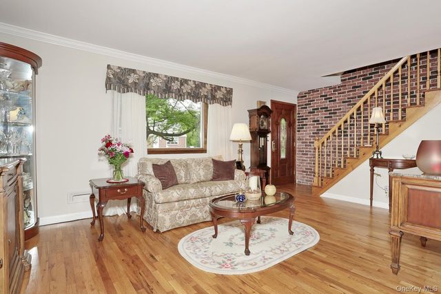 126 E Lewis Avenue, Pearl River, NY 10965