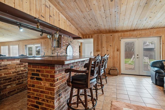 1920 E Tudor Street, Paris, TX 75460