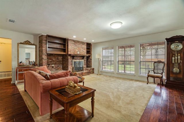 1920 E Tudor Street, Paris, TX 75460