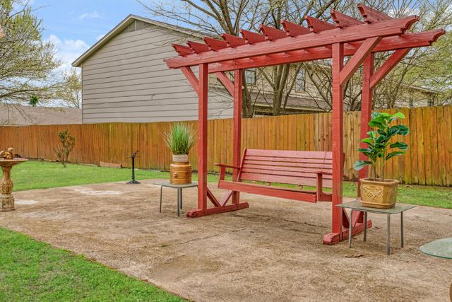 1920 E Tudor Street, Paris, TX 75460