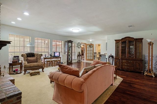 1920 E Tudor Street, Paris, TX 75460