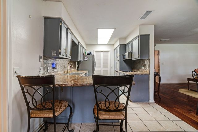 1920 E Tudor Street, Paris, TX 75460