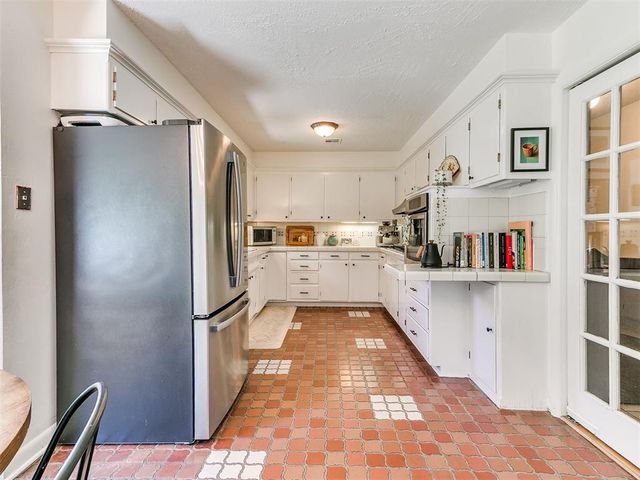 2626 Chateau Drive, Norman, OK 73069