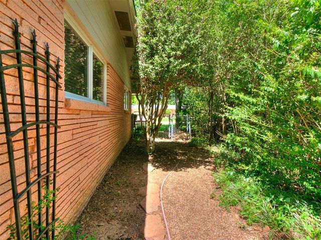 2626 Chateau Drive, Norman, OK 73069
