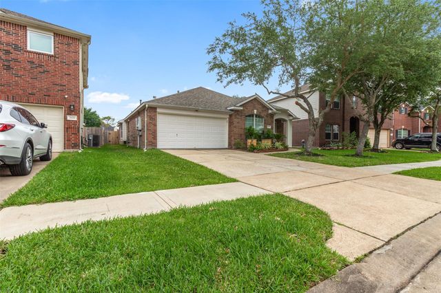 2606 Cypress Springs Drive, Pearland, TX 77584