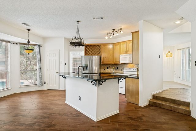 1821 Kingston Lane, Flower Mound, TX 75028