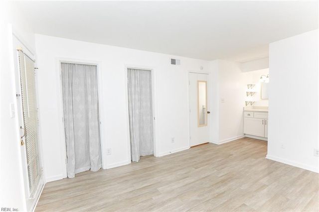 1441 Deerpond LN, Virginia Beach, VA 23464