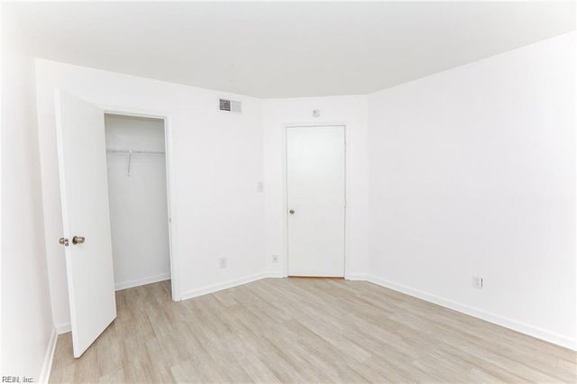 1441 Deerpond LN, Virginia Beach, VA 23464