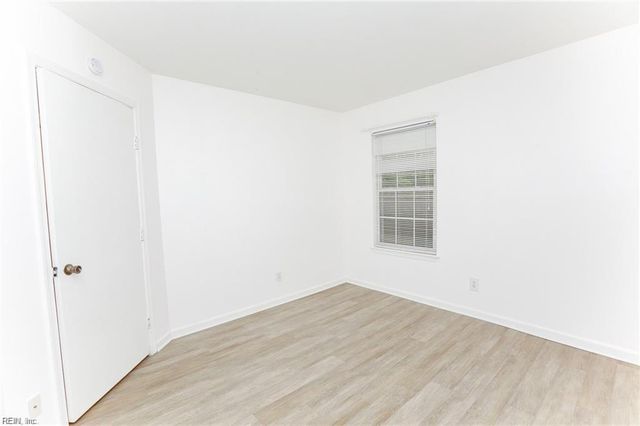 1441 Deerpond LN, Virginia Beach, VA 23464