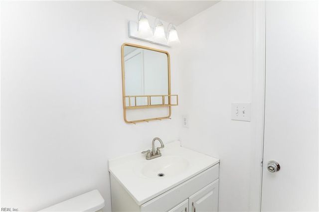 1441 Deerpond LN, Virginia Beach, VA 23464