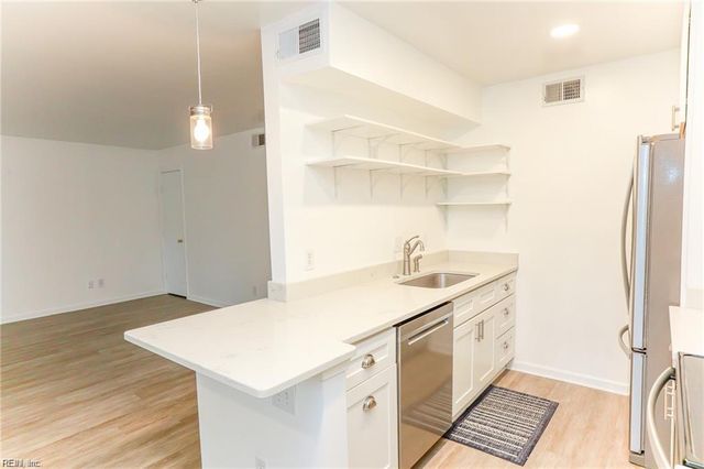 1441 Deerpond LN, Virginia Beach, VA 23464