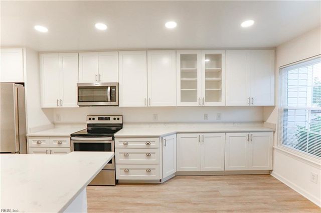 1441 Deerpond LN, Virginia Beach, VA 23464