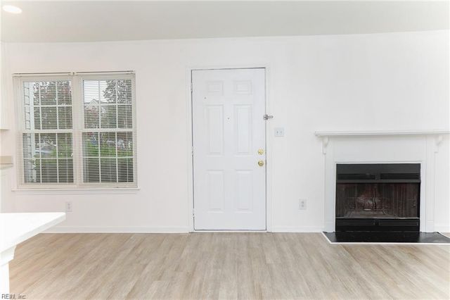 1441 Deerpond LN, Virginia Beach, VA 23464