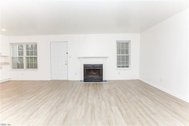 1441 Deerpond LN, Virginia Beach, VA 23464