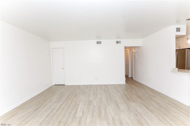 1441 Deerpond LN, Virginia Beach, VA 23464