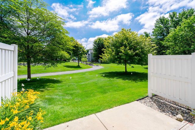 7772 Arboretum Village Circle, Chanhassen, MN 55317