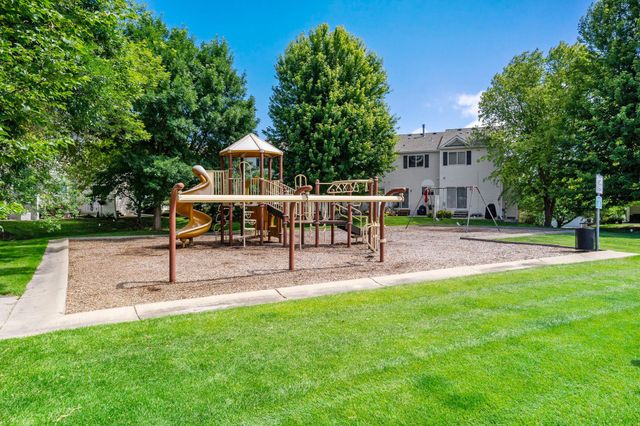 7772 Arboretum Village Circle, Chanhassen, MN 55317