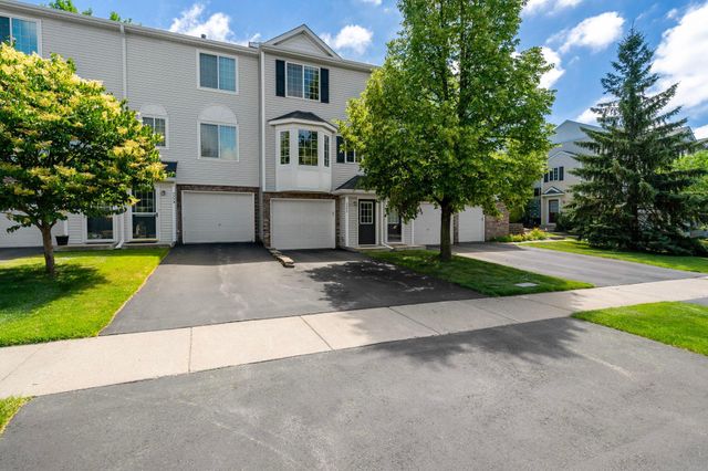 7772 Arboretum Village Circle, Chanhassen, MN 55317