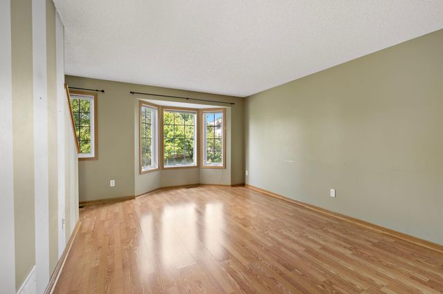 7772 Arboretum Village Circle, Chanhassen, MN 55317