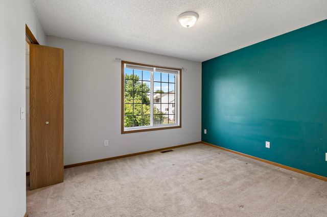 7772 Arboretum Village Circle, Chanhassen, MN 55317