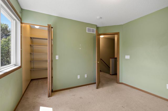 7772 Arboretum Village Circle, Chanhassen, MN 55317