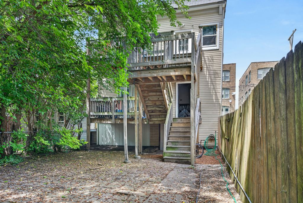 3512 W Belden Avenue, Chicago, IL 60647