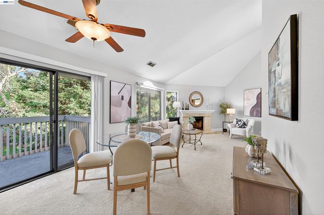 3436 Smoketree Commons Dr, Pleasanton, CA 94566