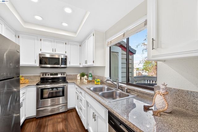 3436 Smoketree Commons Dr, Pleasanton, CA 94566