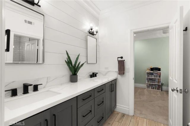 6572 Beachview Drive, Huntington Beach, CA 92648