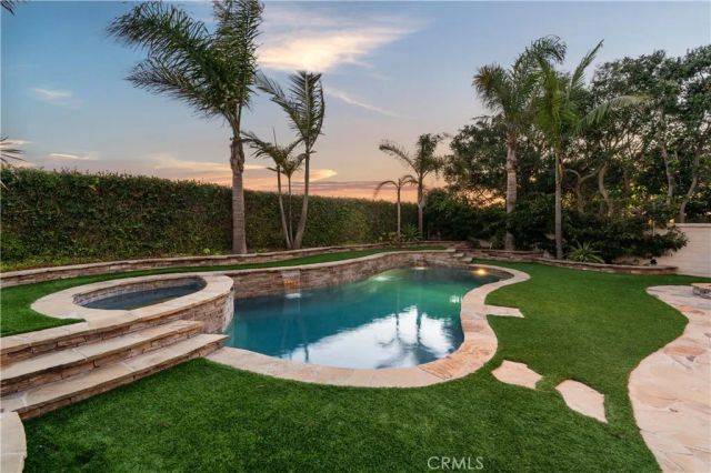 6572 Beachview Drive, Huntington Beach, CA 92648