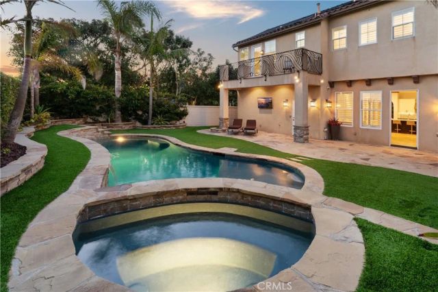6572 Beachview Drive, Huntington Beach, CA 92648