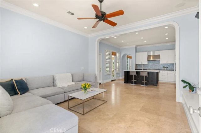 6572 Beachview Drive, Huntington Beach, CA 92648