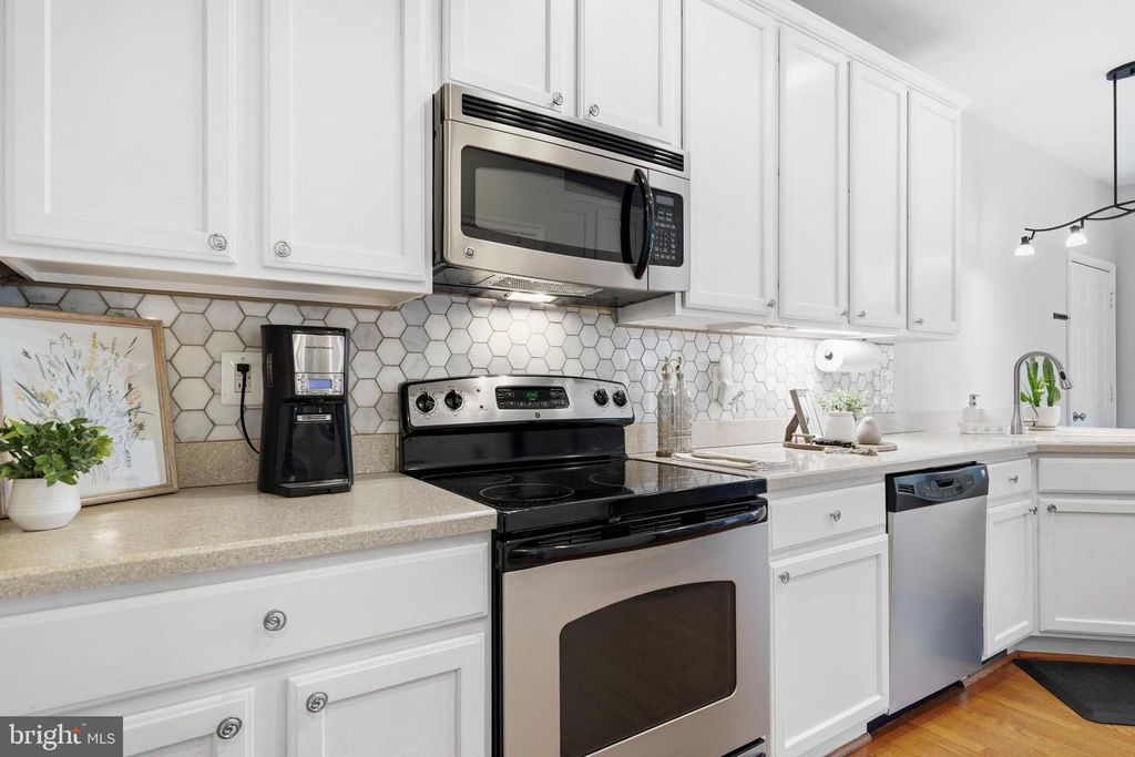 Image 21 of property listing at 2145 OLIVER DR, Prince Frederick, MD 20678