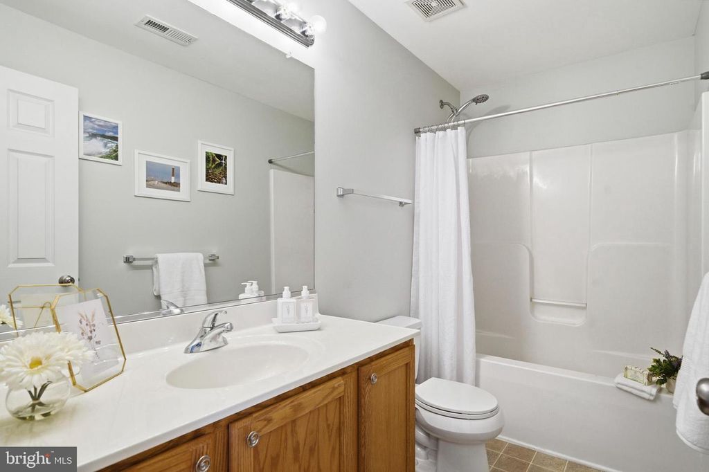 Image 31 of property listing at 2145 OLIVER DR, Prince Frederick, MD 20678