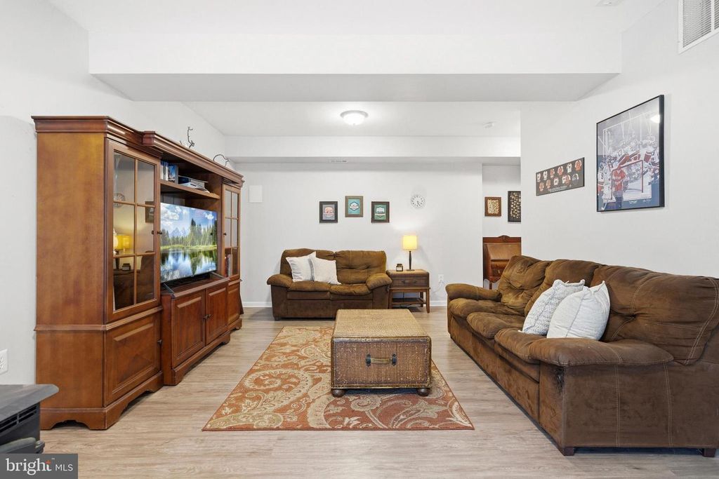 Image 36 of property listing at 2145 OLIVER DR, Prince Frederick, MD 20678